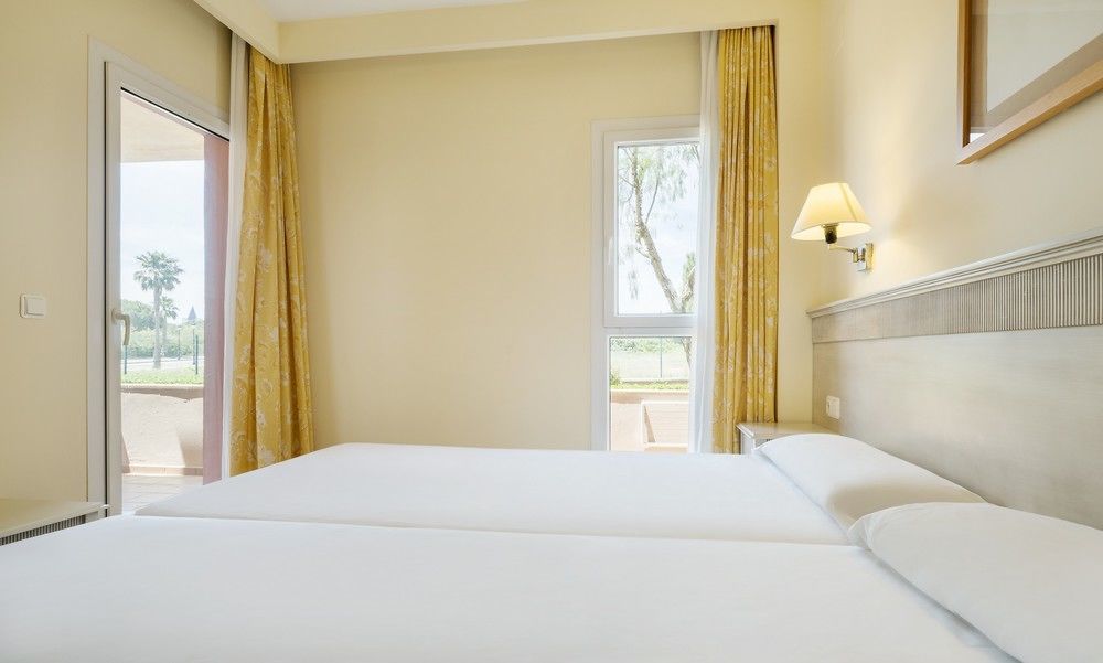 Aparthotel Ilunion Sancti Petri Novo Sancti Petri Zewnętrze zdjęcie